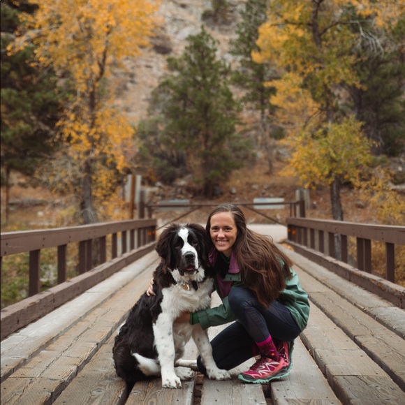 Welcome to my closet! 🎉 - Picture 2 of 6